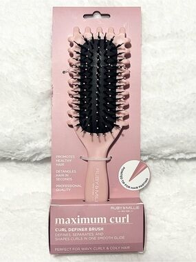 Ruby & Millie Maximum Curl     Curl Definer Brush
